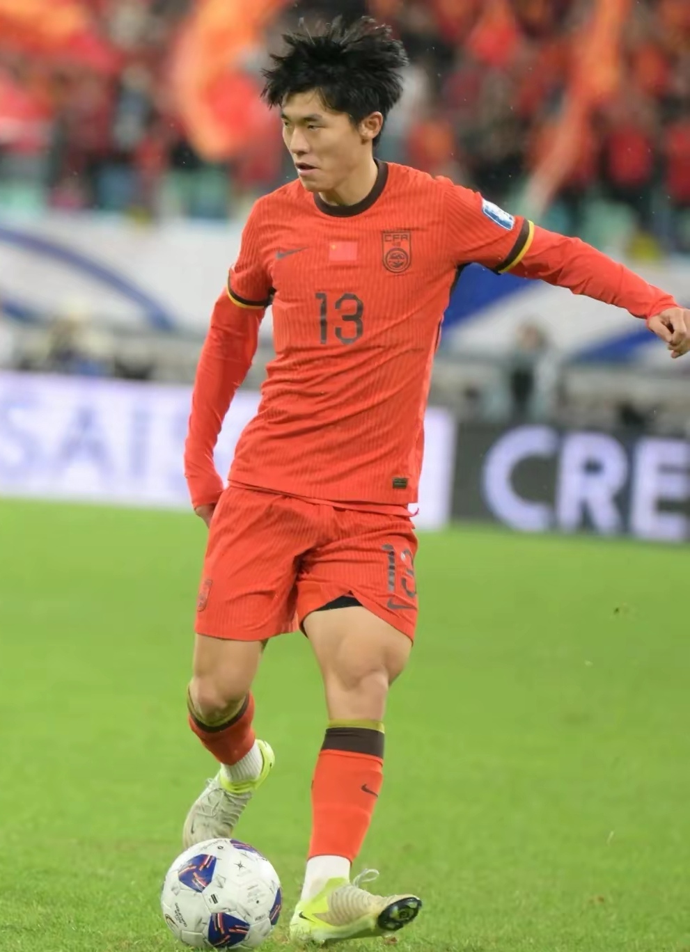 国家队选手在赛场上展现出卓越的实力(国家队选手在赛场上展现出卓越的实力英语)