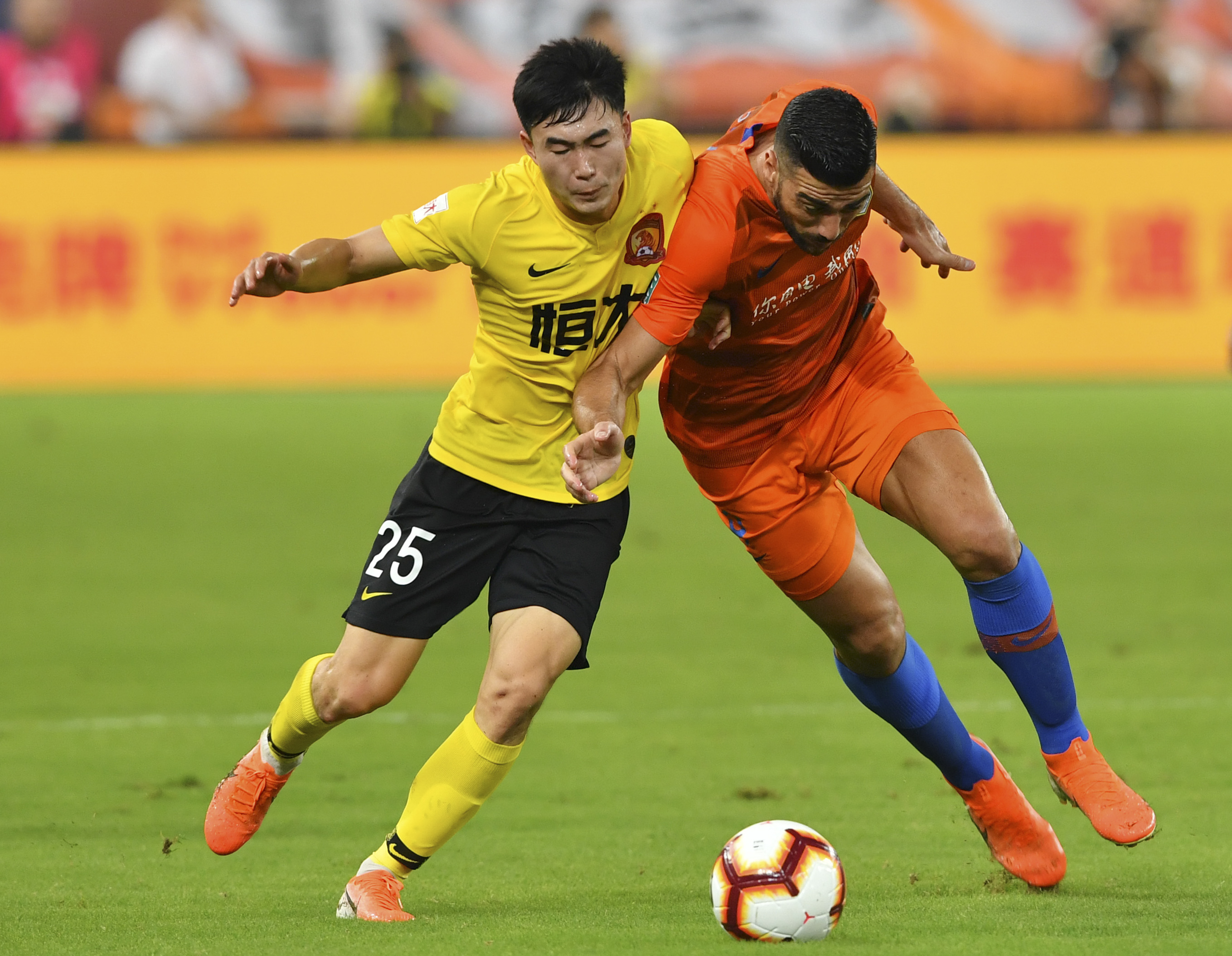 aoa体育活动-泰达对阵鲁能，决战赢取三分(泰达对阵鲁能,决战赢取三分视频)