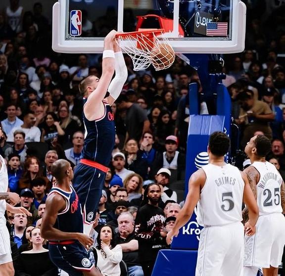 aoa体育新闻-独行侠客场遭受严重挫败，难堪一击的简单介绍