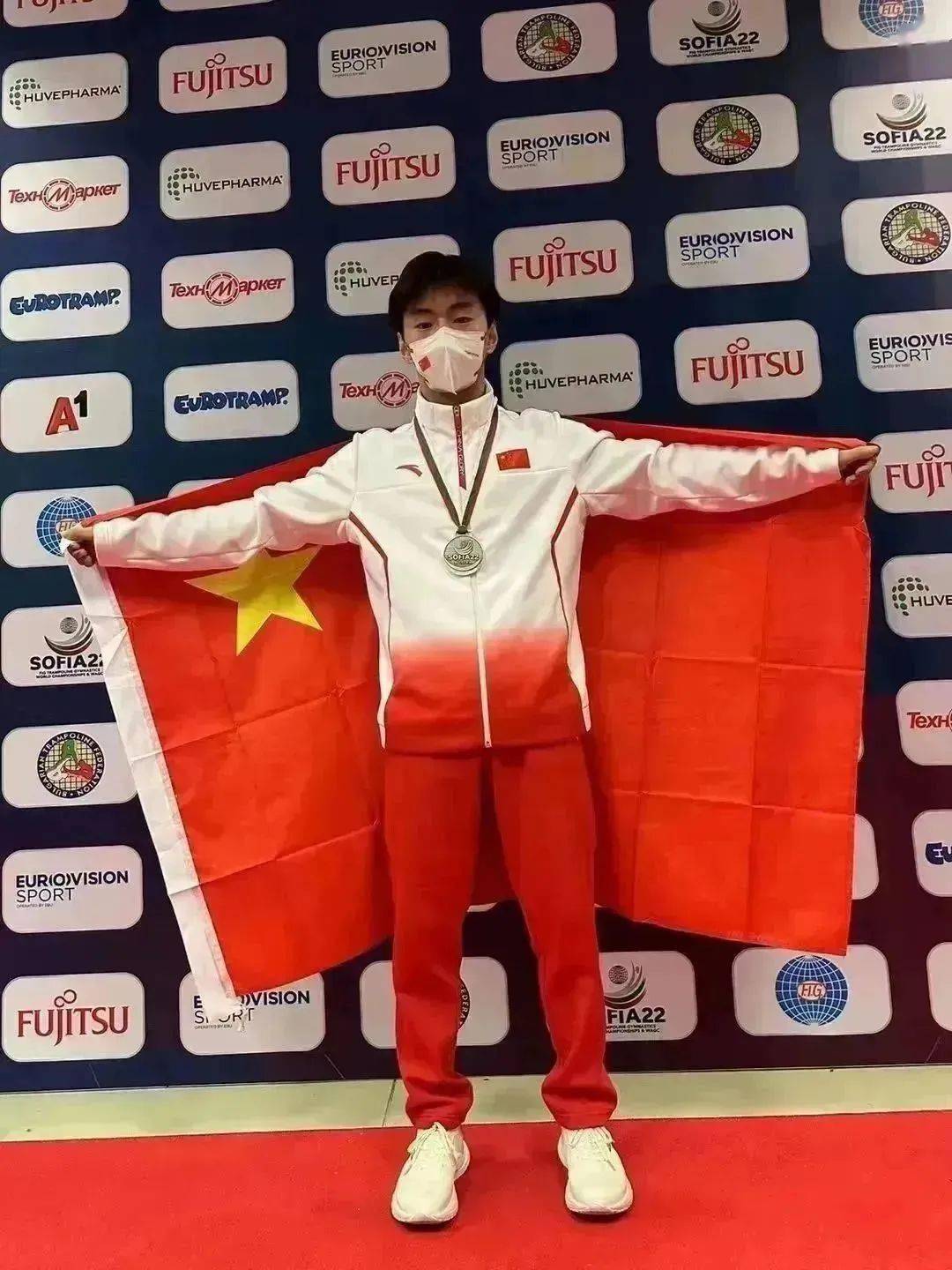 蹦床比赛中俄罗斯选手获得亚军(蹦床比赛中俄罗斯选手获得亚军了吗)