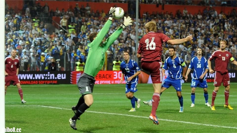 波黑战胜拉脱维亚，挺进欧锦赛半决赛(欧国联波黑对荷兰)