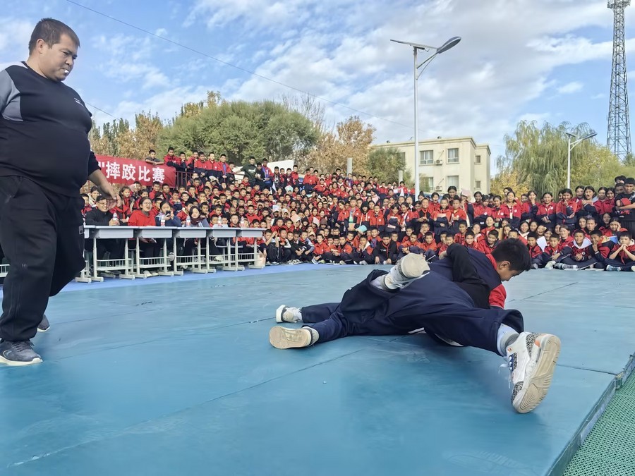 关于运动员为国争光,在赛场上勇敢斗智斗勇的信息 关于运动员为国争光,在赛场上勇敢斗智斗勇的信息