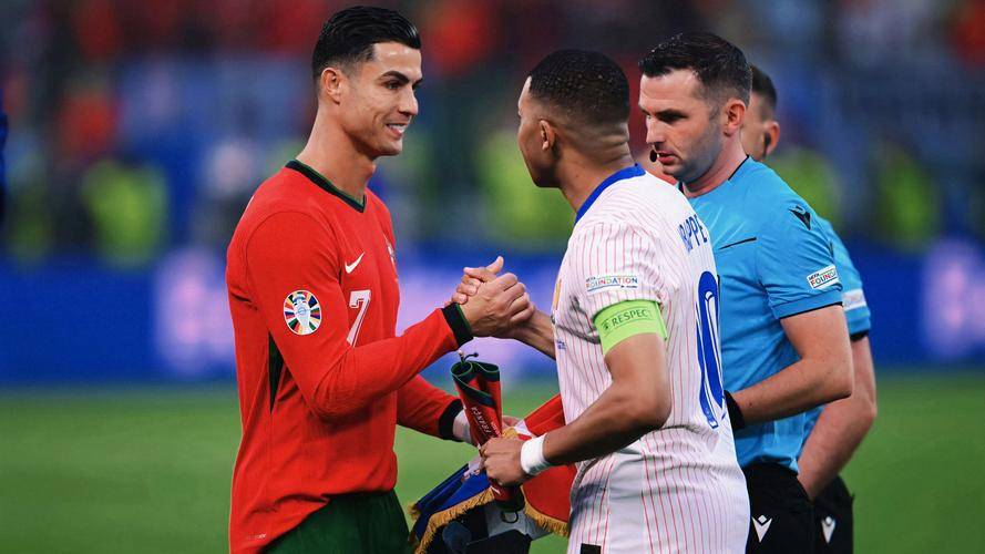 aoa体育课程-球星云集，谁能夺得最后的胜利