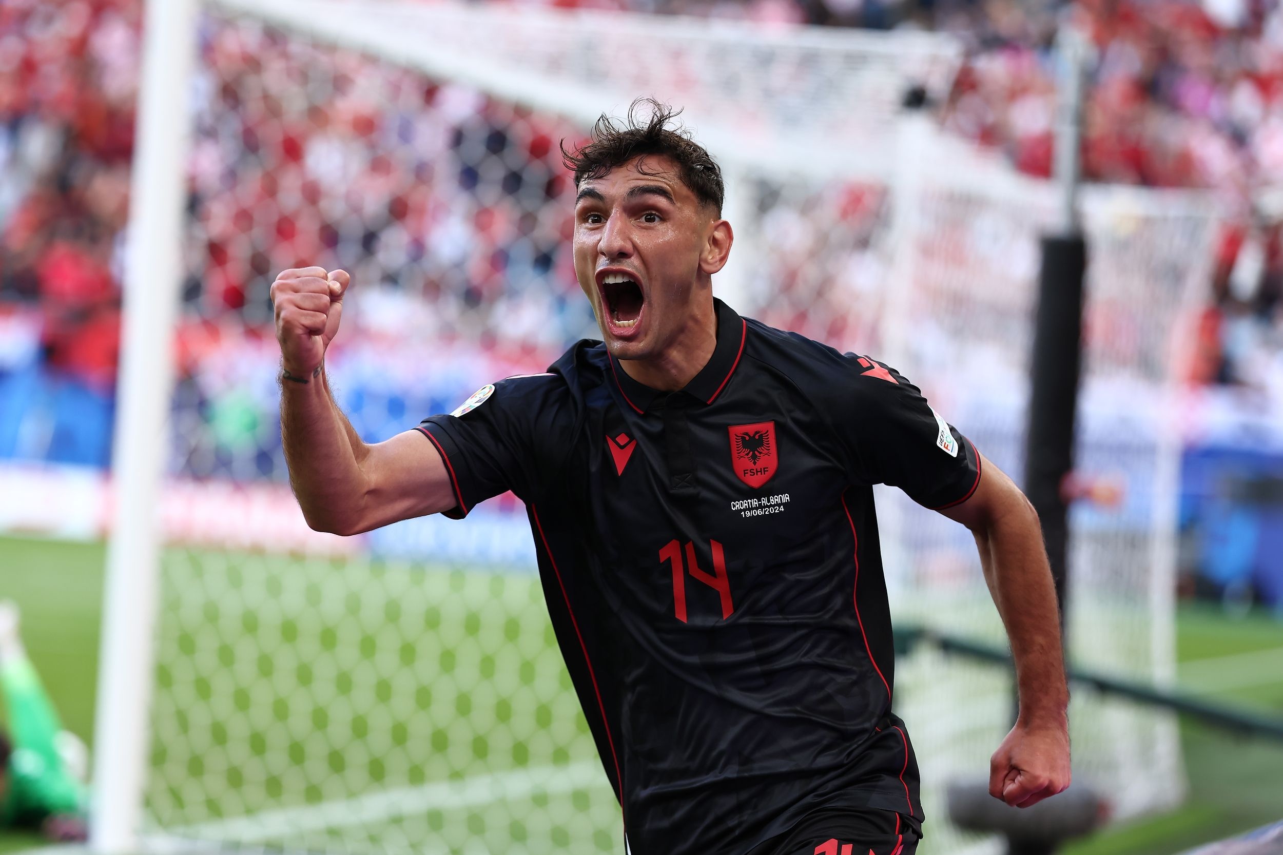 阿尔巴尼亚队在比赛中展现实力 阿尔巴尼亚队在比赛中展现实力