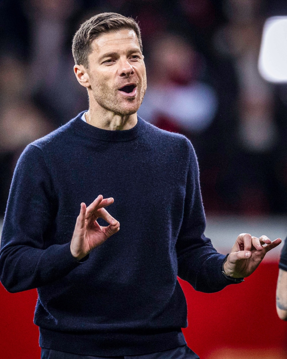 关于汉诺威客场逼平勒沃库森，表现稳定的信息