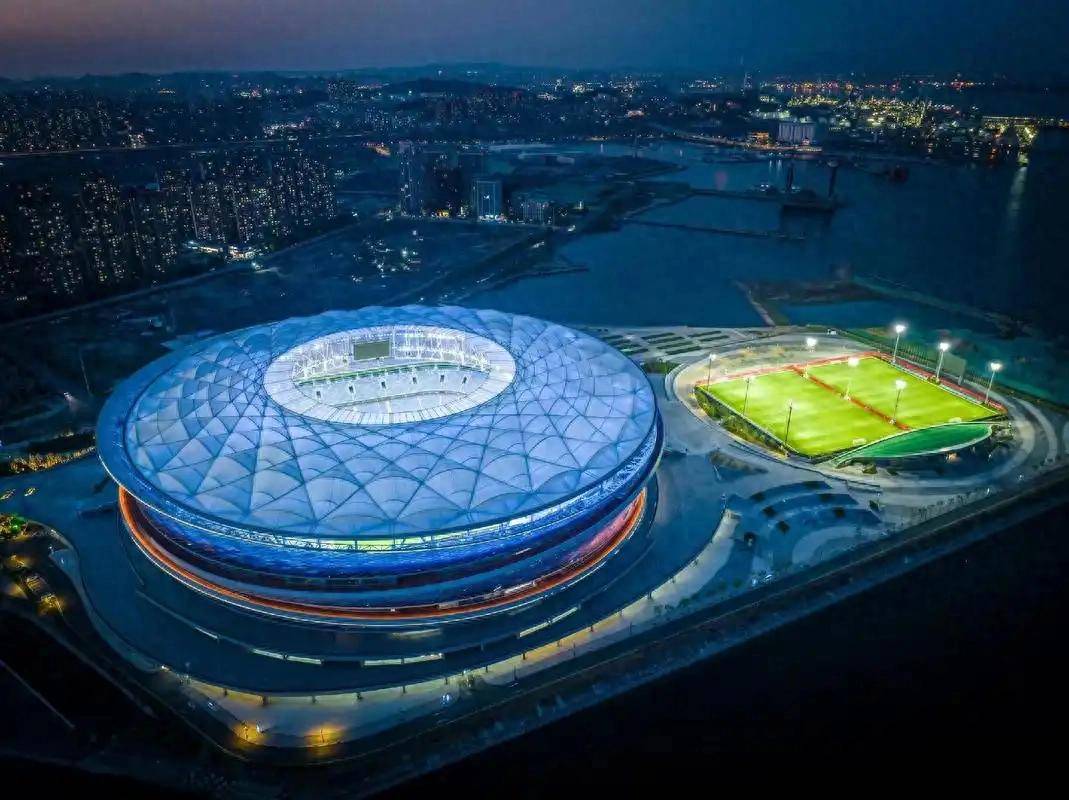 aoa体育直播-中超球队实力悄然崛起，抢眼发挥，成为焦点！