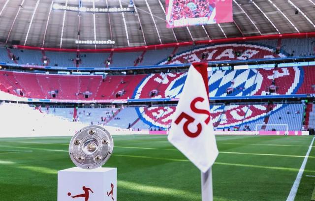 拜仁主场完胜门兴格拉德巴赫，三连胜领跑A组