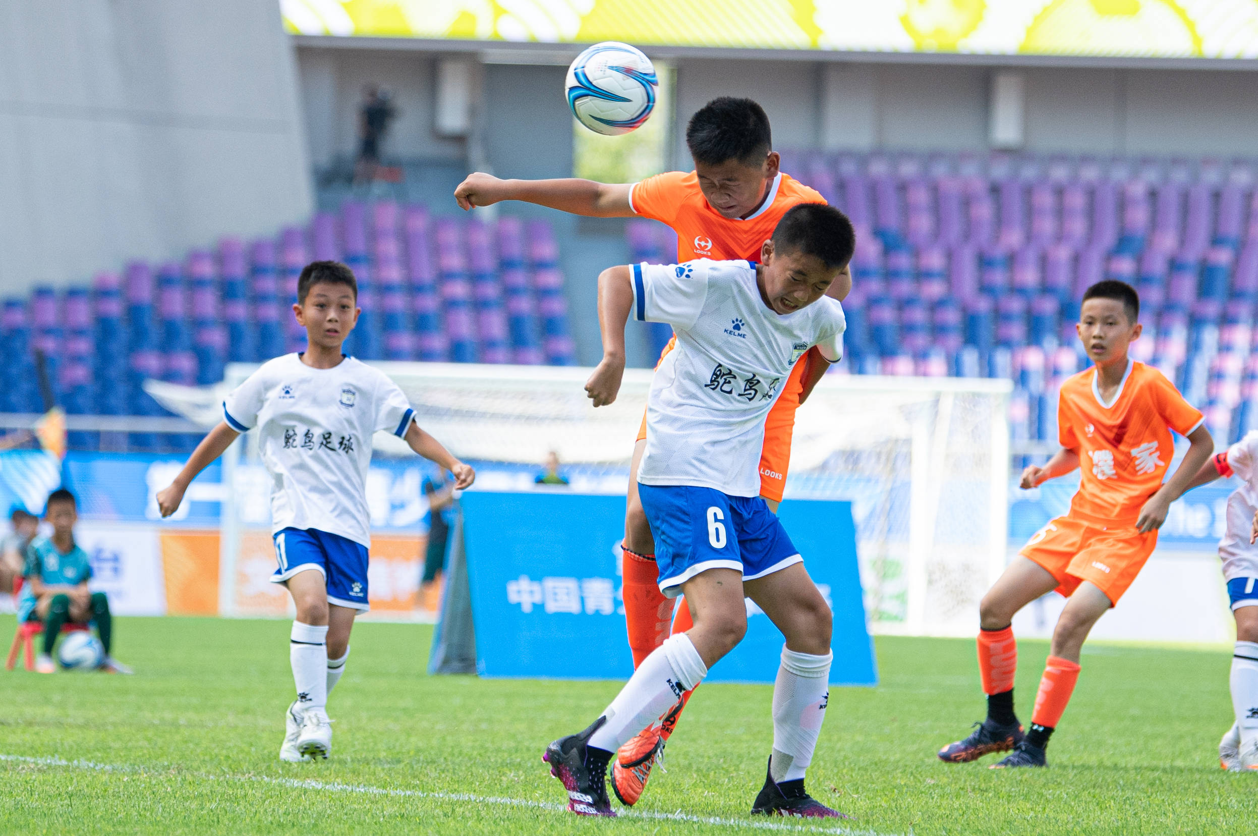 足球联赛战火不断,球员实力逐渐增强! 足球联赛战火不断,球员实力逐渐增强!