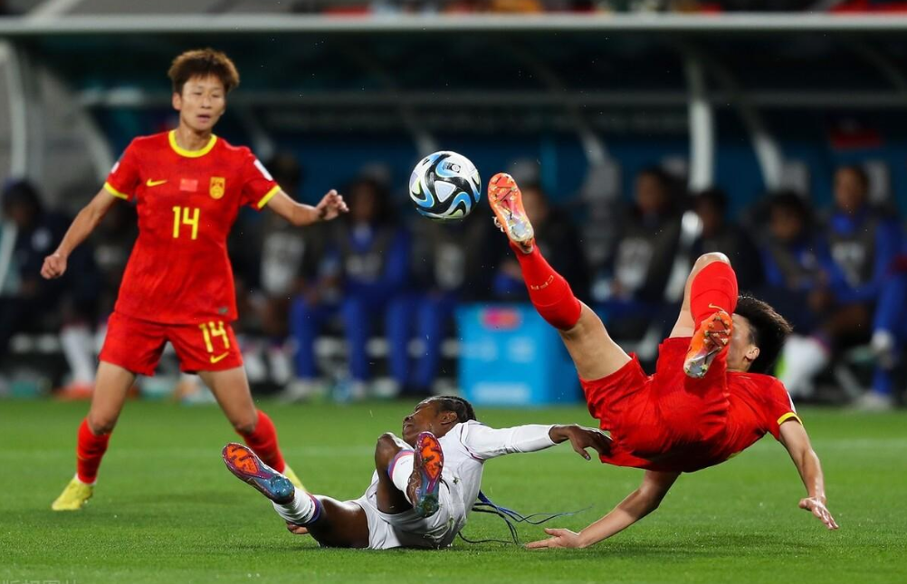 非洲女足赛场厮杀激烈，胜负心惊肉跳的简单介绍