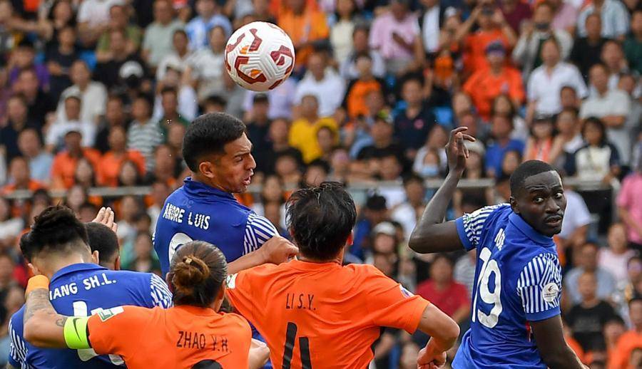 aoa体育官网-球队全队联手，完成困难比赛的绝地反击