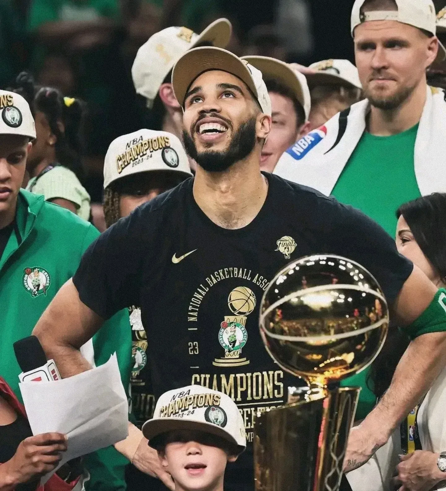 aoa体育直播-凯尔特人队球员宣布复出，备战新赛季