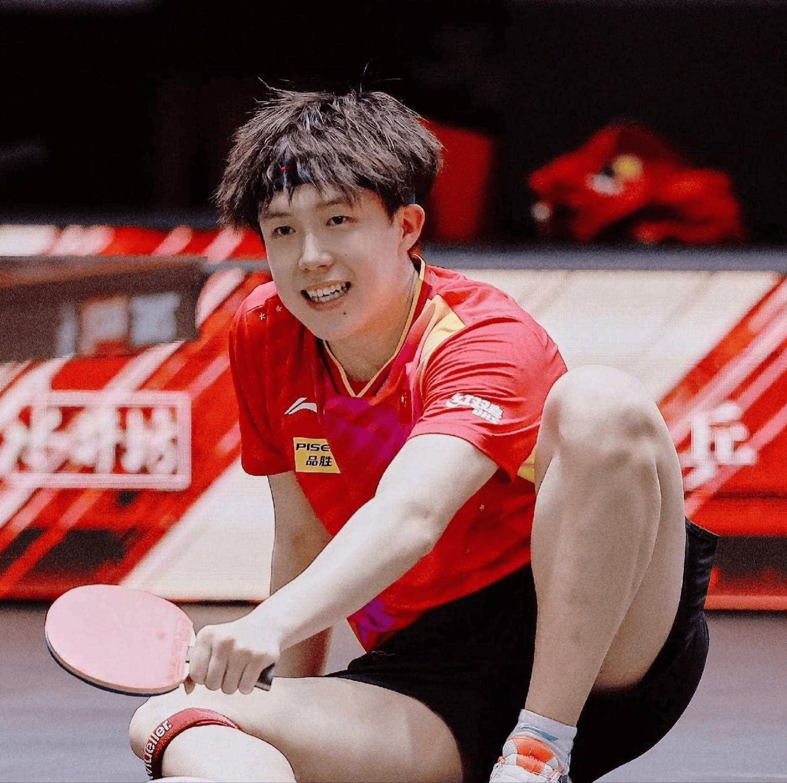 法兰克福球队在比赛中发挥出色，取得胜利