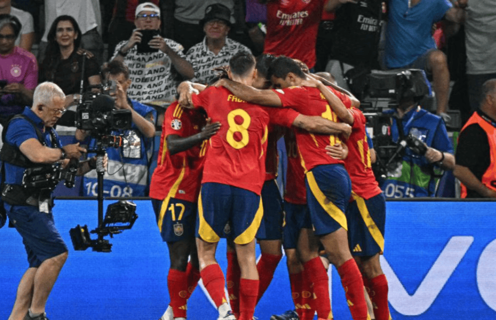 包含西班牙杀进欧洲杯预选赛，豪取连胜显示实力的词条