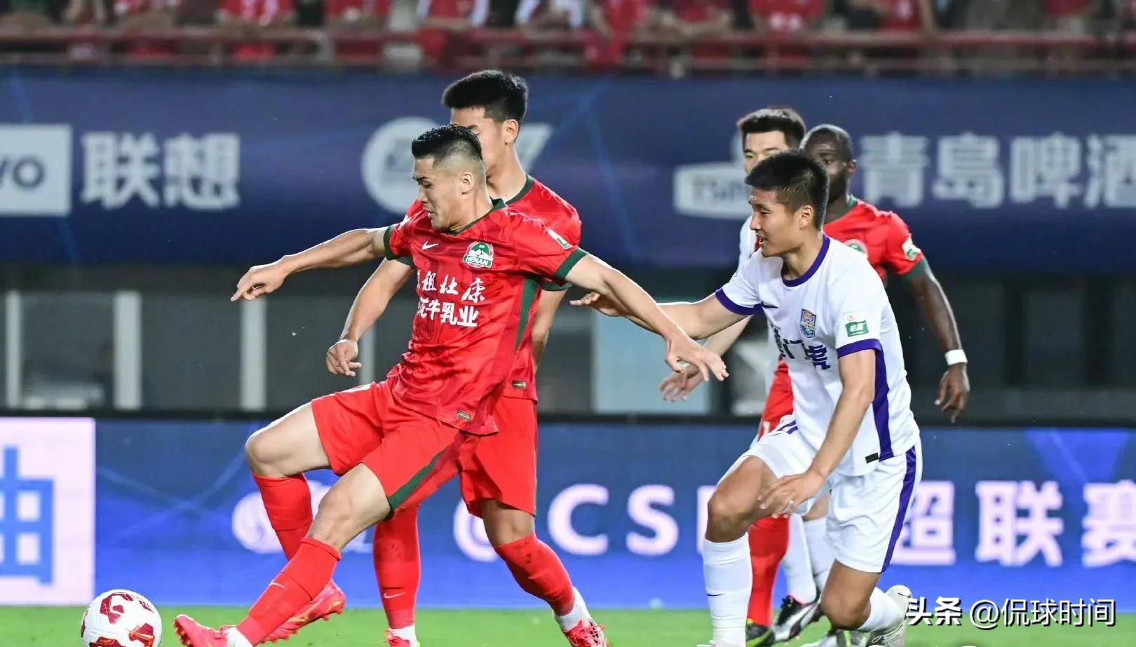 aoa体育培训-本土球队表现抢眼，观众欣喜赞叹