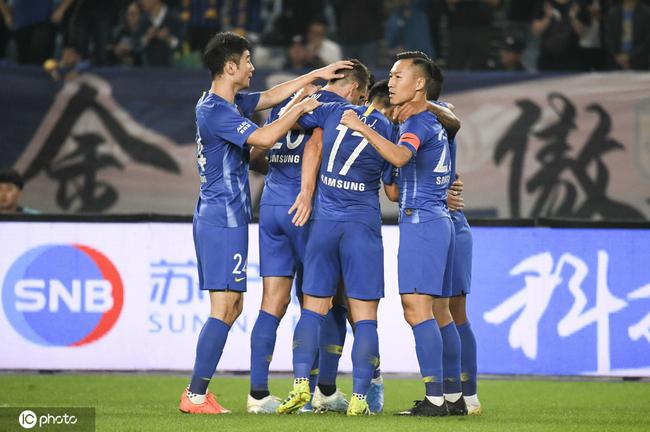 关于江苏苏宁在家中击败河北华夏，取得胜利的信息