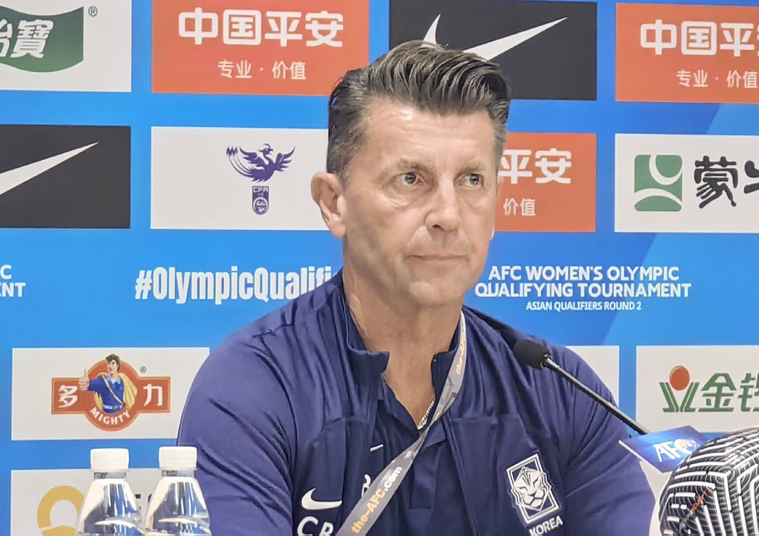 aoa体育培训-韩国女足主帅宣布引退结束执教生涯