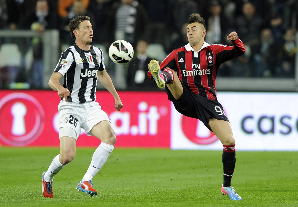 AC米兰与尤文图斯激烈对决，双方球员红牌飞的简单介绍