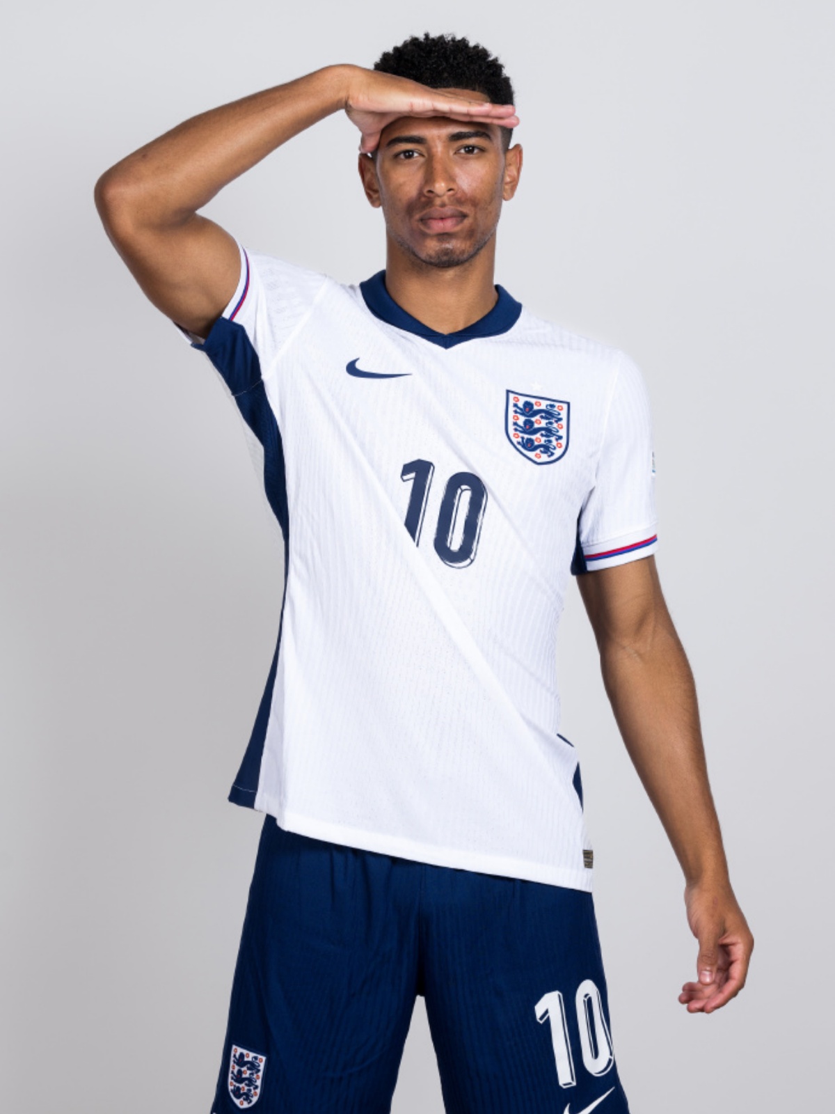 aoa体育培训-包含英格兰队员寻求突破，全力争取晋级的词条