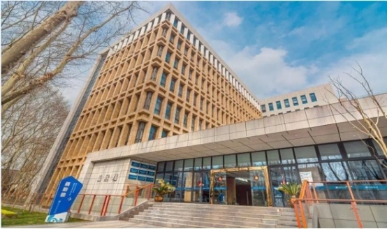 aoa体育娱乐-包含东软信息学院实力取胜，更上一层楼的词条