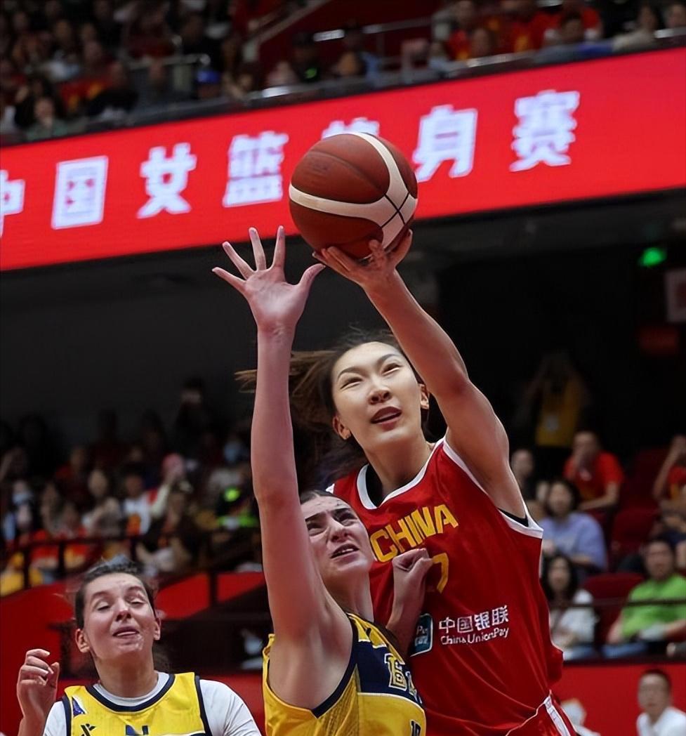 aoa体育娱乐-女足国家队再度一展英姿，赢在黄昏