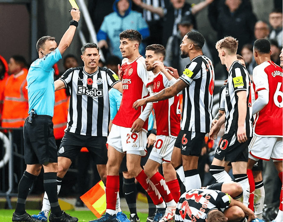 aoa体育新闻-手掌心的疯狂掀起，赛场的火药味渐浓的简单介绍