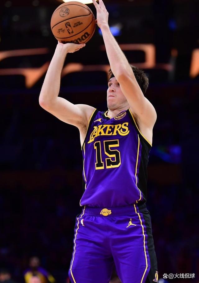 湖人大胜篮网,取得七连胜 湖人大胜篮网,取得七连胜